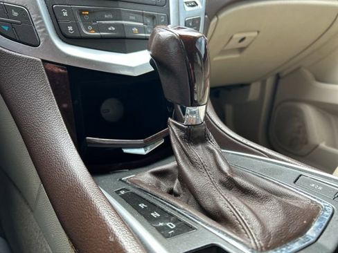 Used 2011 Cadillac SRX Luxury FWD image 31