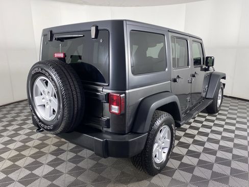 Used 2018 Jeep Wrangler Unlimited Sport S AWD/4WD image 4