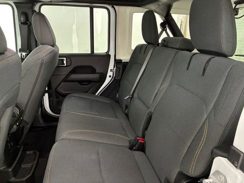 Used 2025 Jeep Wrangler Unlimited Sahara w/ Safety Group AWD/4WD image 18
