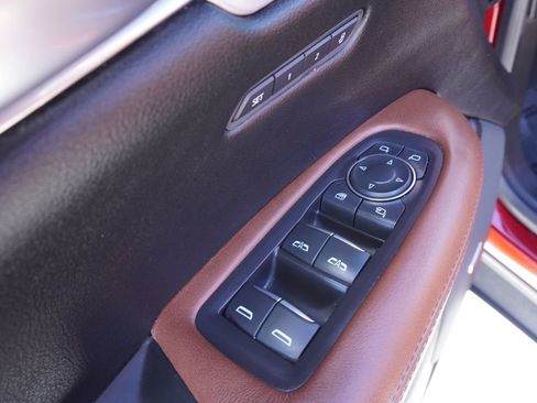 Used 2021 Cadillac XT5 Premium Luxury image 16