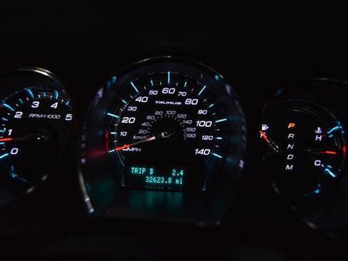 Used 2011 Ford Taurus SEL w/ 201A Rapid Spec Order Code image 18