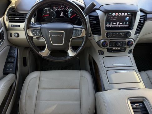 Used 2019 GMC Yukon XL Denali w/ Denali Ultimate Package RWD image 12