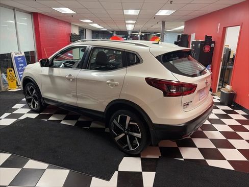 Used 2021 Nissan Rogue Sport SL w/ Premium Package image 6