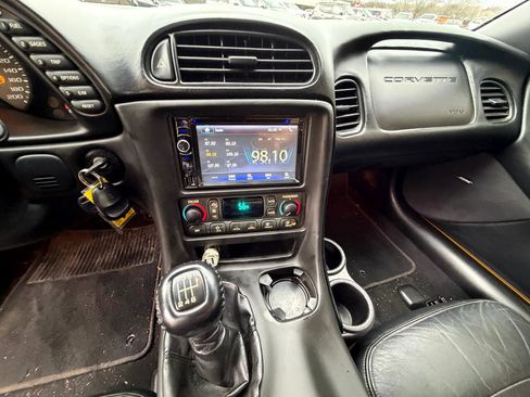 Used 2004 Chevrolet Corvette Convertible w/ Preferred Equipment Group image 14