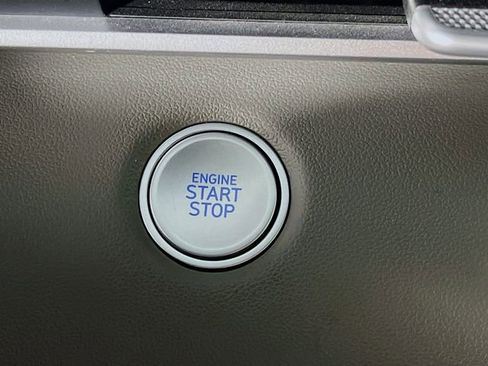Used 2025 Hyundai Elantra Sport FWD image 19