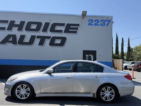 Used 2012 Hyundai Genesis 5.0 RWD image 30