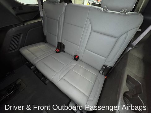 Used 2021 Chevrolet Tahoe Z71 w/ Z71 Off-Road Package AWD/4WD image 23