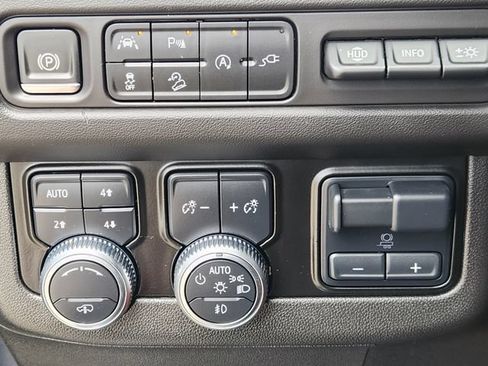 Used 2021 GMC Yukon XL AT4 w/ AT4 Premium Plus Package AWD/4WD image 20