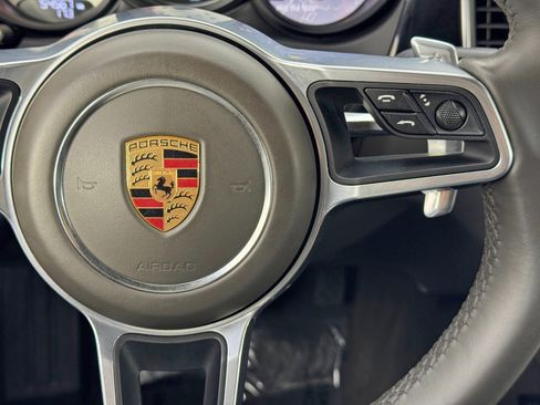 Used 2018 Porsche Macan S image 21