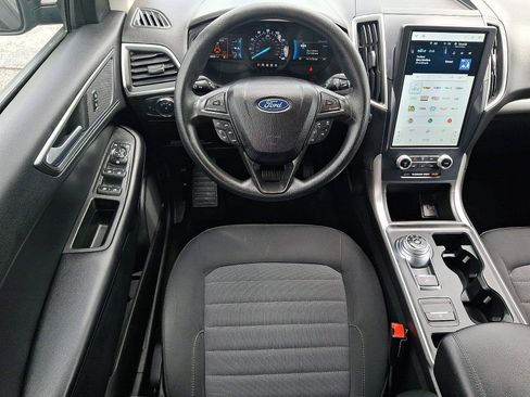 Certified 2022 Ford Edge SE w/ Black Appearance Package AWD/4WD image 10