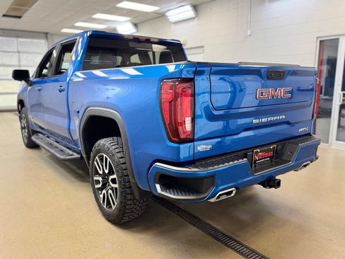 Used 2023 GMC Sierra 1500 AT4 w/ Technology Package AWD/4WD image 9