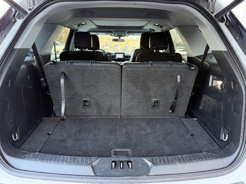 Certified 2023 Ford Explorer XLT image 5