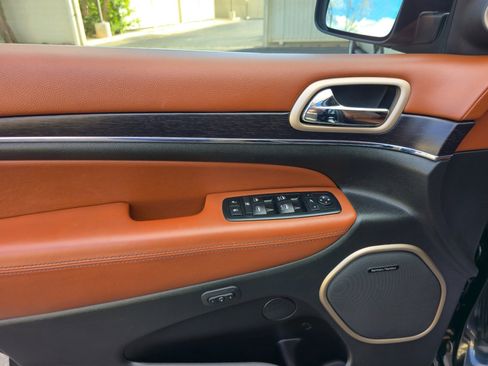 Used 2015 Jeep Grand Cherokee Summit w/ Platinum Series Group image 12