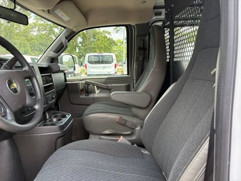Used 2025 Chevrolet Express 2500 w/ Driver Convenience Package RWD image 27