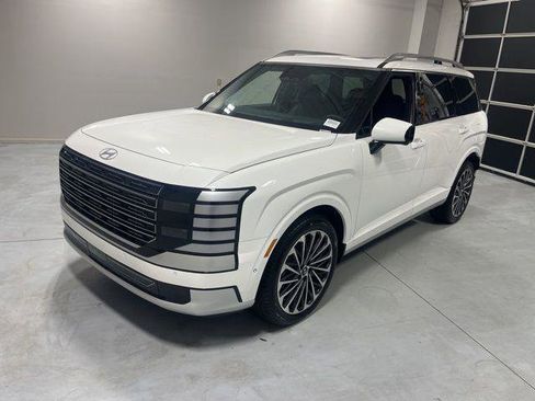 New 2026 Hyundai Palisade Calligraphy FWD image 3