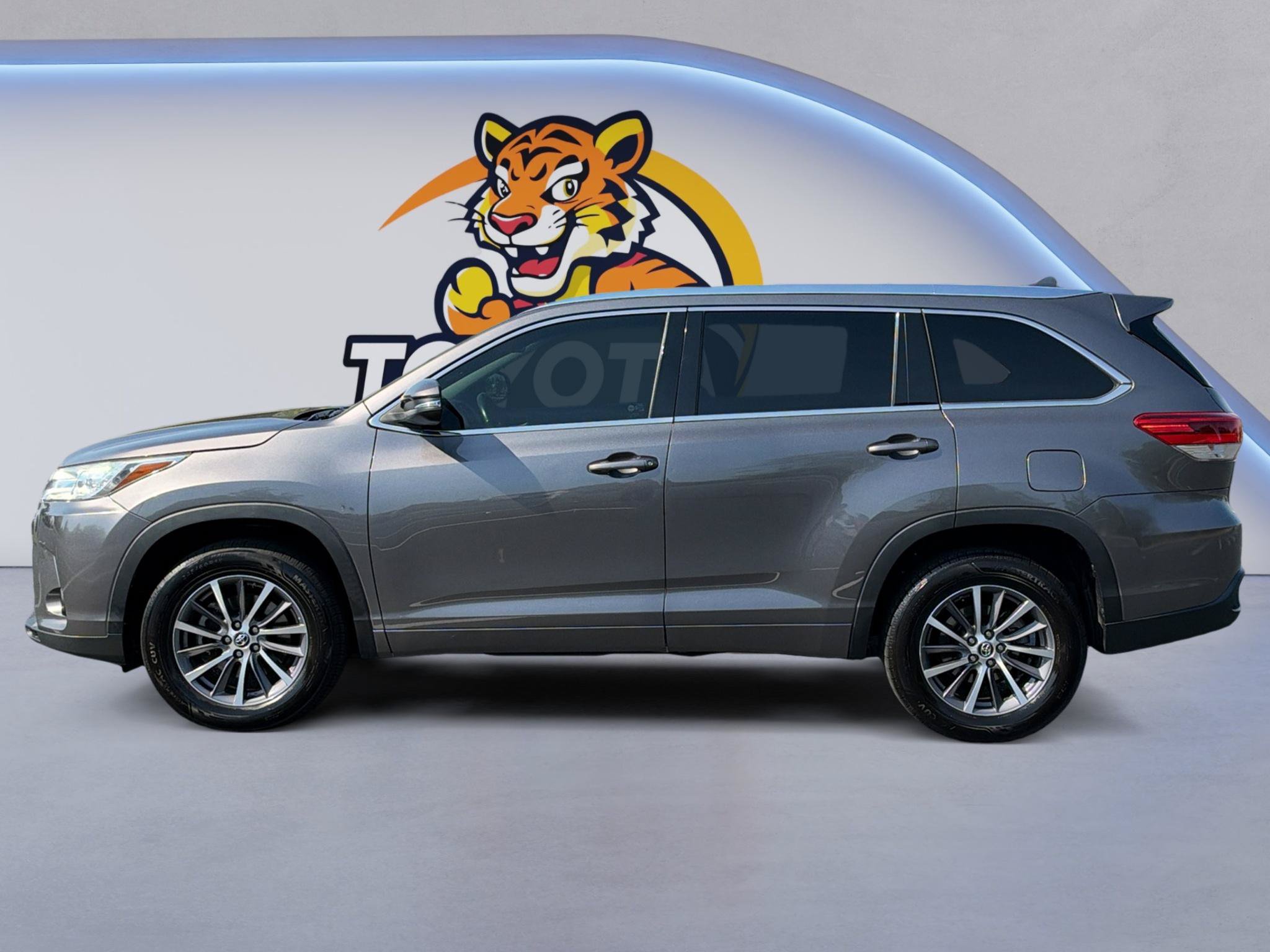Used 2018 Toyota Highlander XLE FWD image 8