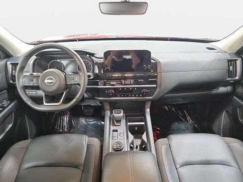 Used 2023 Nissan Pathfinder SL w/ Black Appearance Package AWD/4WD image 10