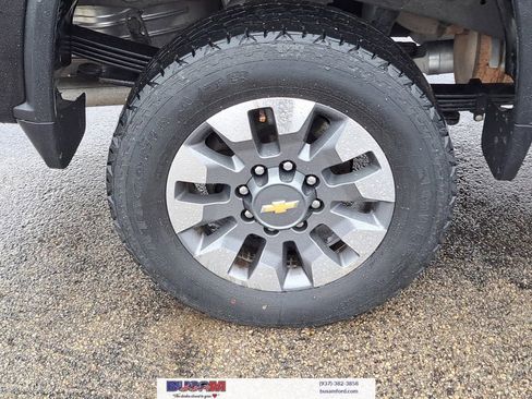 Used 2024 Chevrolet Silverado 2500 Custom w/ Custom Value Package image 5
