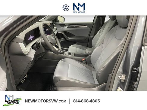 New 2026 Volkswagen Tiguan SE R-Line image 7