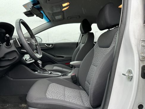 Used 2019 Hyundai Ioniq SEL image 11