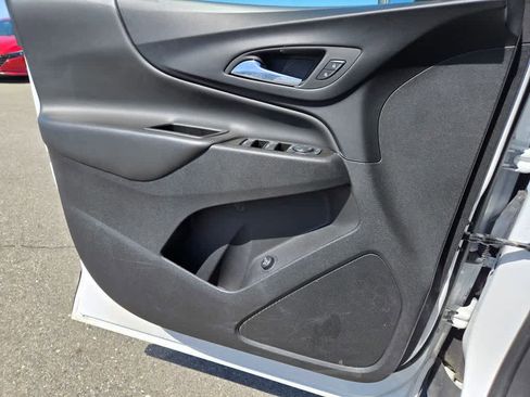 Used 2024 Chevrolet Equinox LT image 19