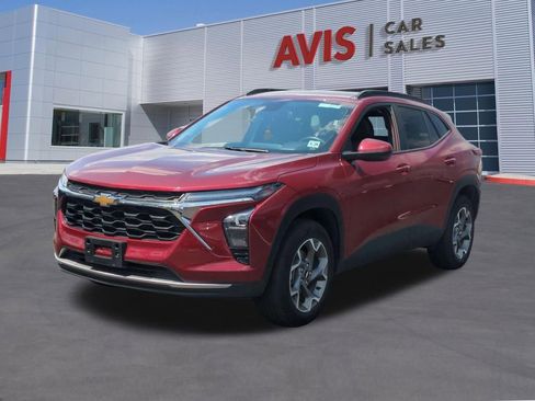 Used 2025 Chevrolet Trax LT w/ LT Convenience Package FWD image 1