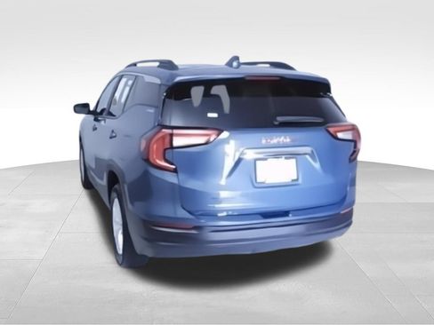 Used 2024 GMC Terrain SLE w/ Driver Convenience Package FWD image 7