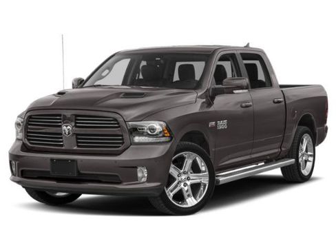 Used 2018 RAM 1500 Classic SLT AWD/4WD image 2
