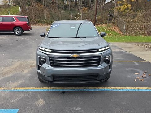 New 2026 Chevrolet Traverse LT image 2
