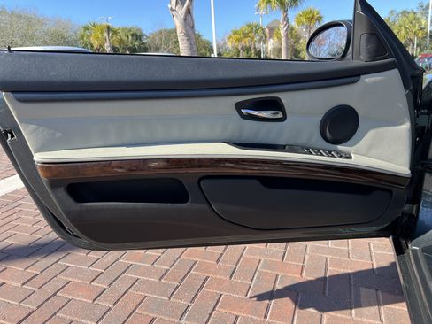 Used 2009 BMW 328i Convertible image 14