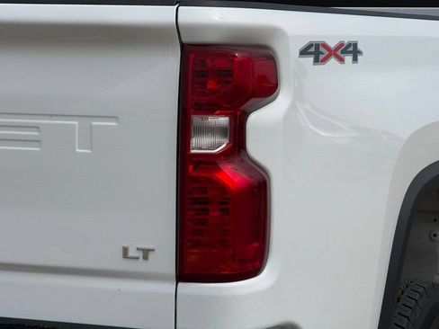 Used 2024 Chevrolet Silverado 2500 LT AWD/4WD image 9