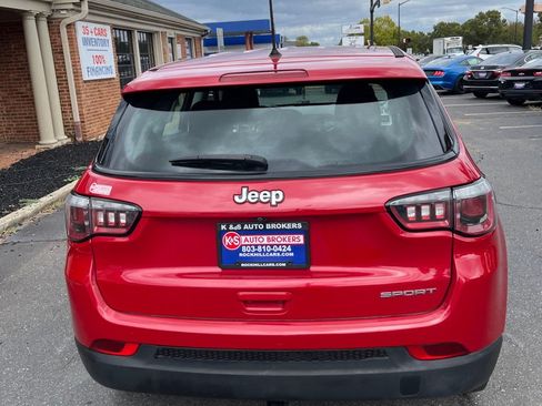 Used 2018 Jeep Compass Sport image 4