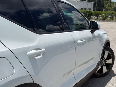 Used 2020 Volvo XC40 T5 Momentum AWD/4WD image 8