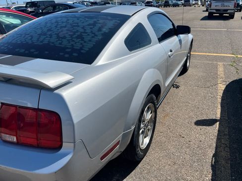 Used 2006 Ford Mustang Coupe RWD image 14