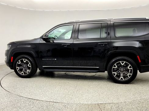 Used 2023 Jeep Wagoneer Series III w/ Convenience Group I AWD/4WD image 8