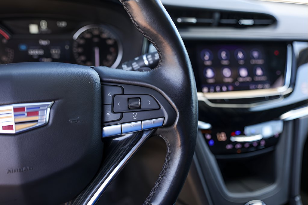 Used 2025 Cadillac XT6 Premium Luxury FWD image 13