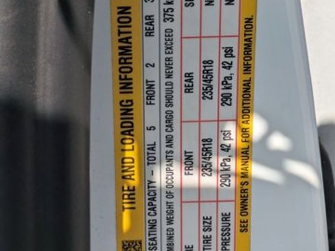 Used 2023 Tesla Model 3 Standard Range image 14