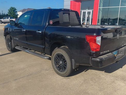 Used 2017 Nissan Titan SL AWD/4WD image 7