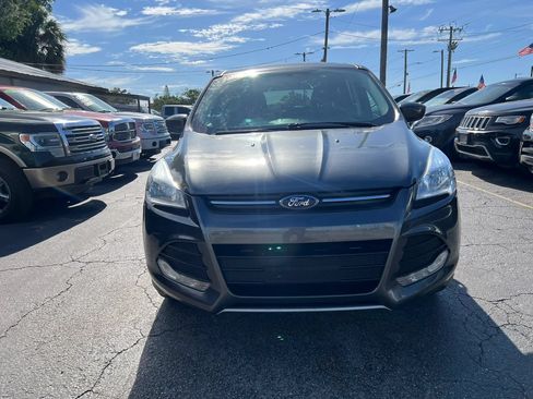 Used 2015 Ford Escape SE FWD image 2
