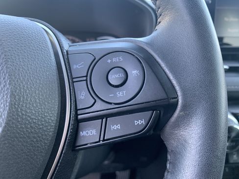 Used 2020 Toyota RAV4 Limited image 20