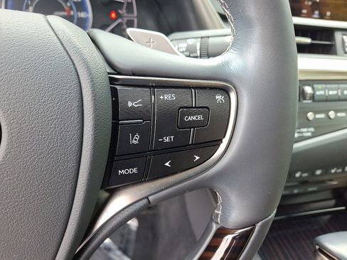 Used 2020 Lexus ES 350 Ultra Luxury w/ Accessory Package FWD image 23