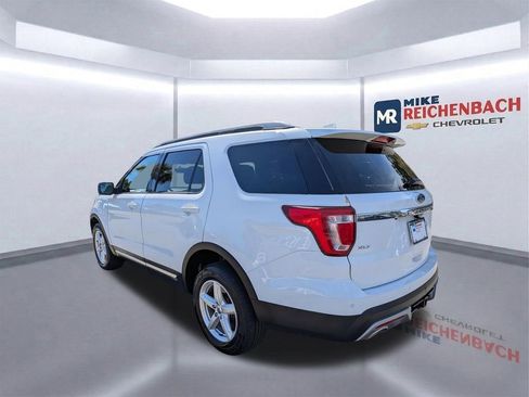 Used 2016 Ford Explorer XLT w/ Equipment Group 202A image 6