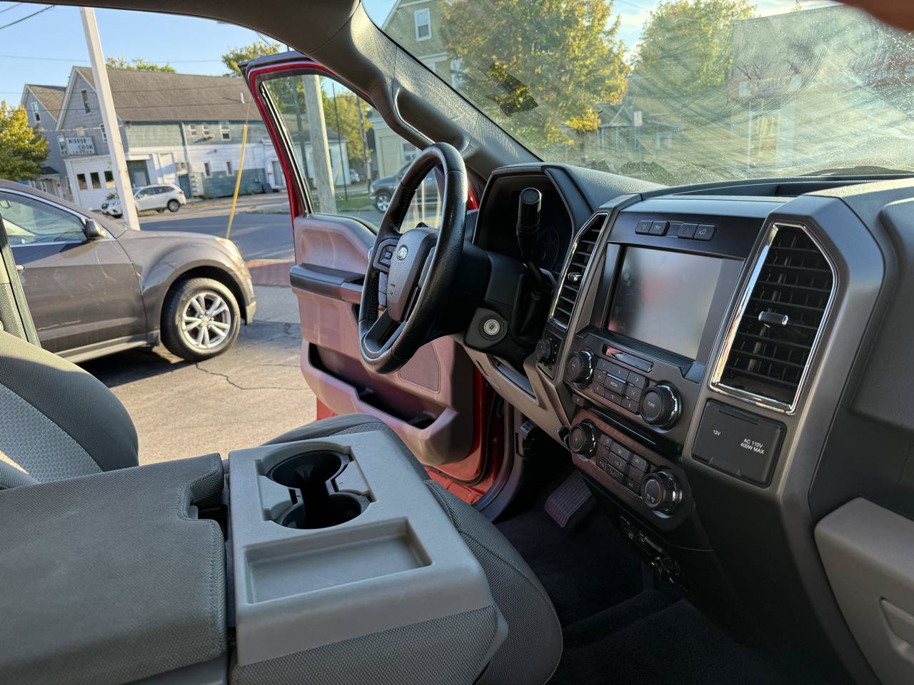 Used 2015 Ford F150 XLT w/ Equipment Group 302A Luxury AWD/4WD image 21