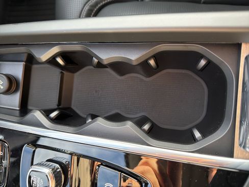 New 2026 Volvo XC60 B5 Ultra w/ Climate Package image 43