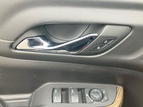 Used 2023 GMC Acadia SLE w/ Driver Convenience Package FWD image 36