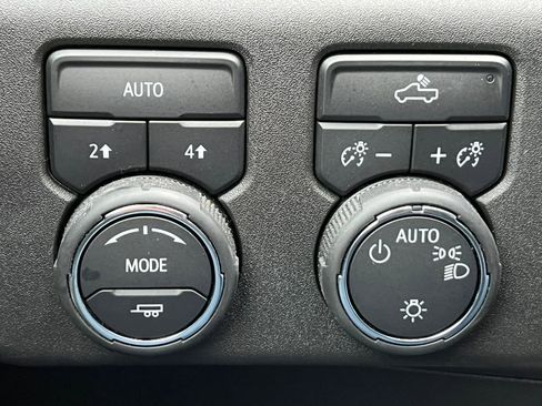 Used 2024 Chevrolet Silverado 1500 LT image 18