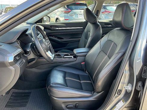 Used 2023 Nissan Altima 2.5 SR image 12