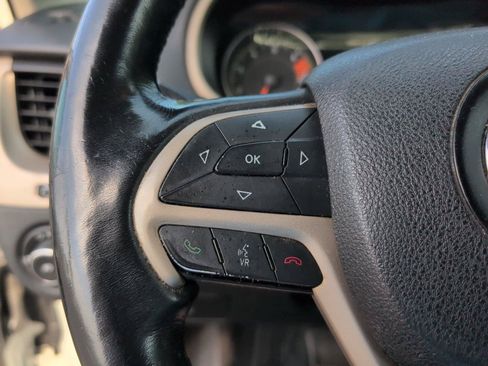 Used 2016 Jeep Cherokee Limited FWD image 27