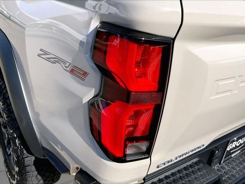 Used 2026 Chevrolet Colorado ZR2 w/ Off-Road Front Bumper Package AWD/4WD image 28