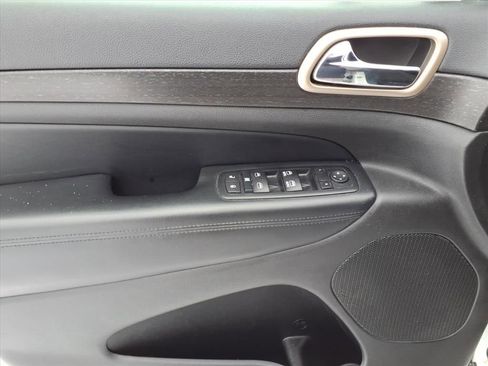 Used 2015 Jeep Grand Cherokee Laredo w/ Quick Order Package 23E image 6